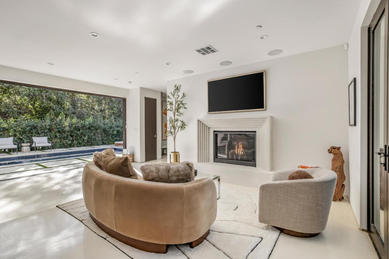 Laurel Canyon Apartment