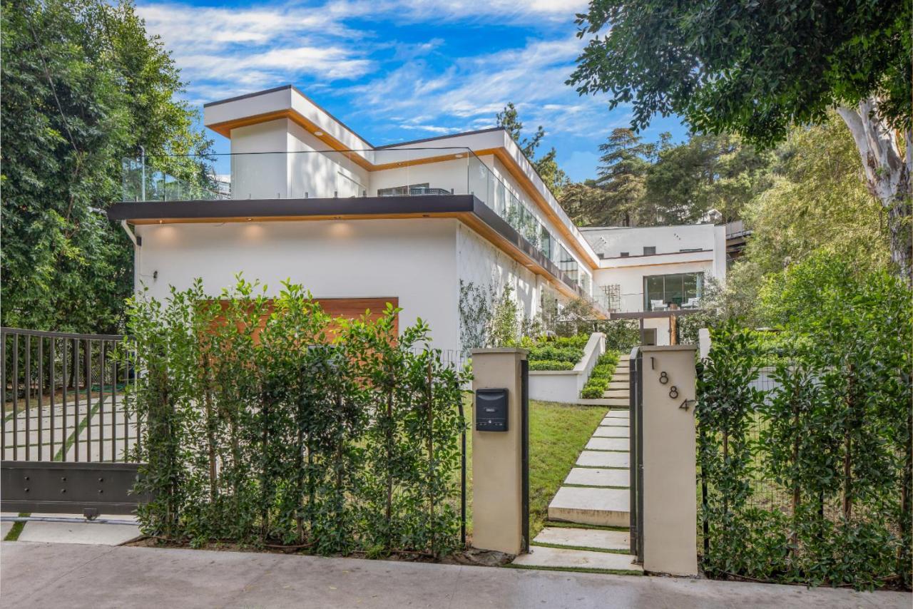Laurel Canyon Apartment