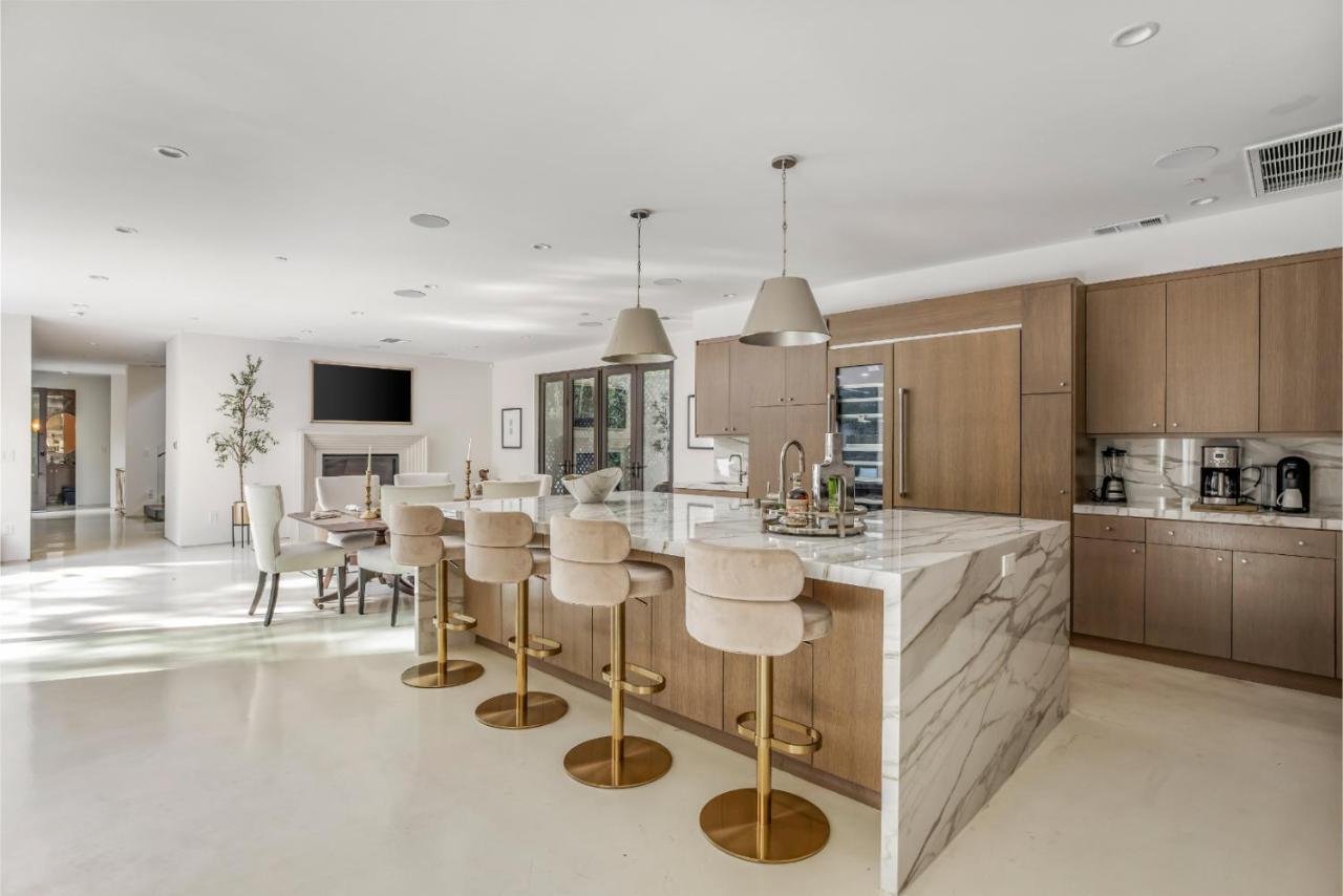Laurel Canyon Apartment