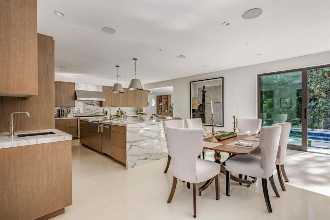 Laurel Canyon Apartment *