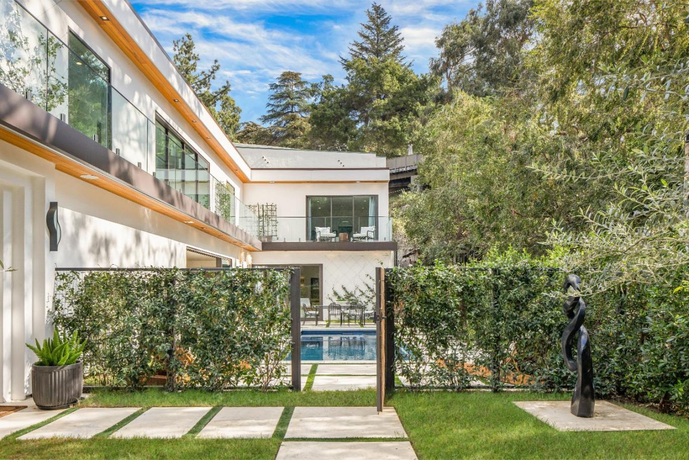 Laurel Canyon Apartment