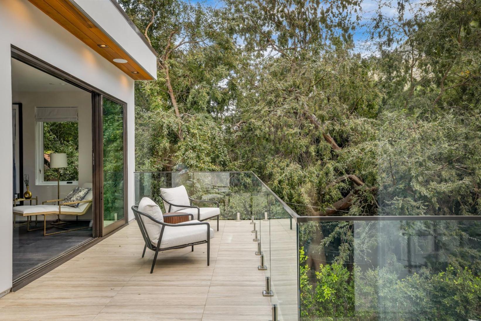 Laurel Canyon Apartment